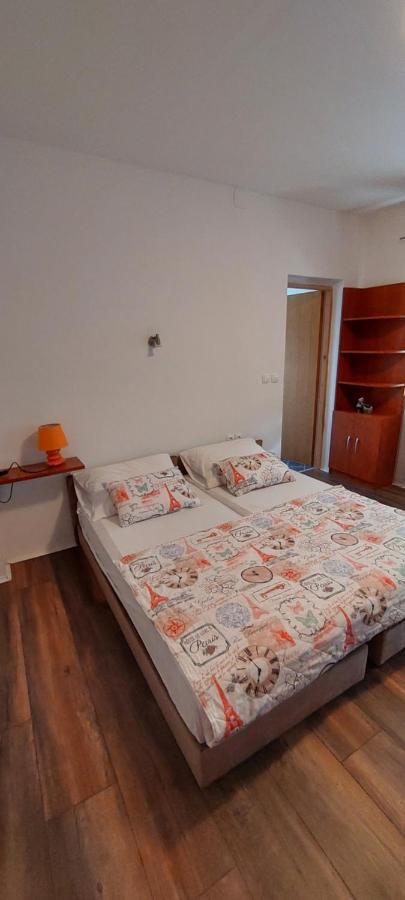 Apartments Matic Omisalj ภายนอก รูปภาพ